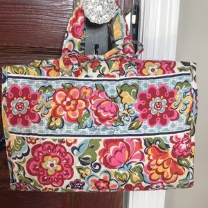 Sold! Vera Bradley hanging travel organizer- EUC